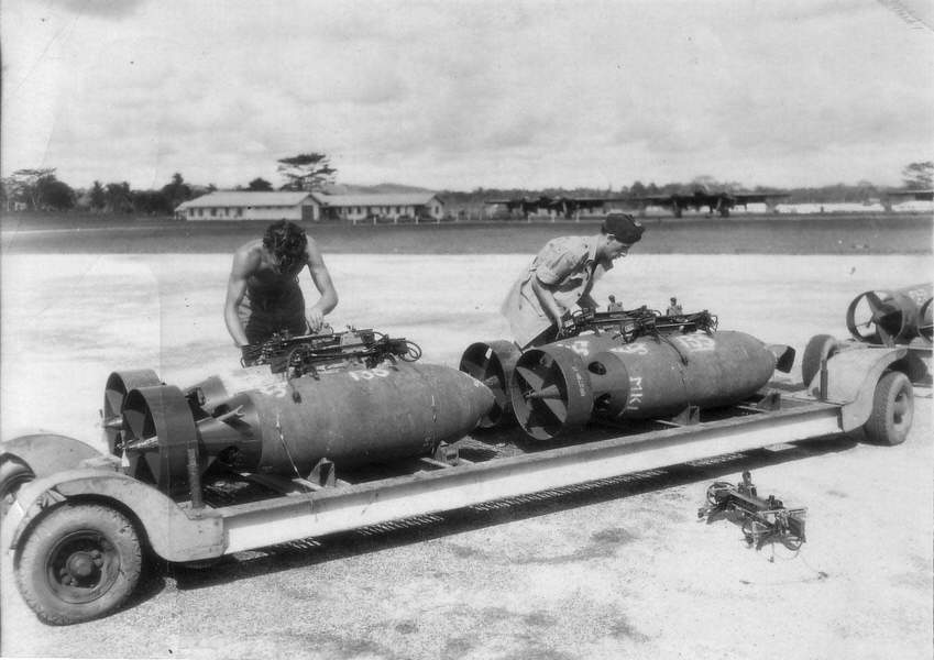 Preparing Bombs for No.100 Squadron 