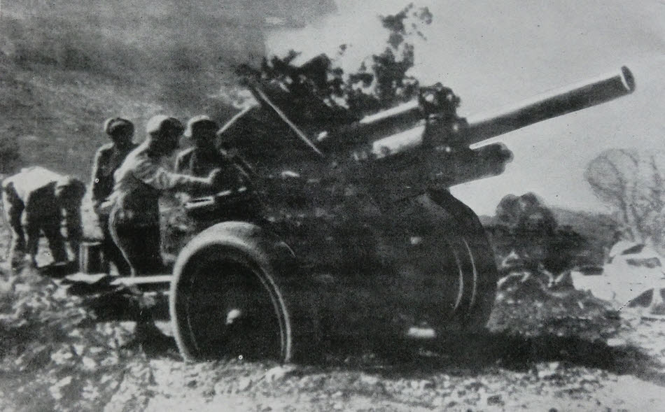 122mm Howitzer M1938 bombards Sebastopol 