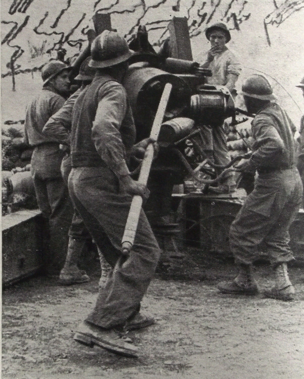 French crew loading US 155mm Gun, Italy, 1944 