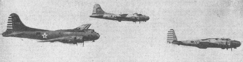 Boeing B-17 Flying Fortress - Mixed Formation