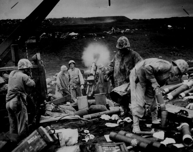 Artillery firing on Iwo Jima 