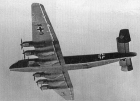 Junkers Ju 390 in flight (2 of 2) 