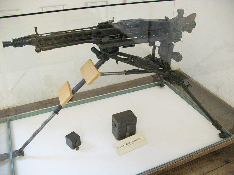 Maschinengewehr 42 (MG42)