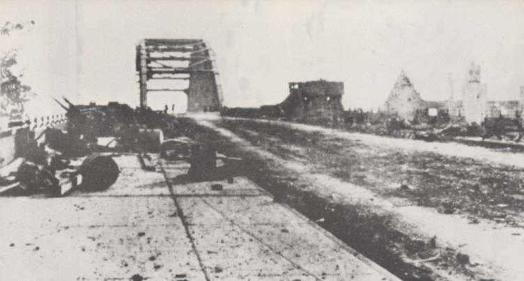 Allied tanks reach one of the bridges