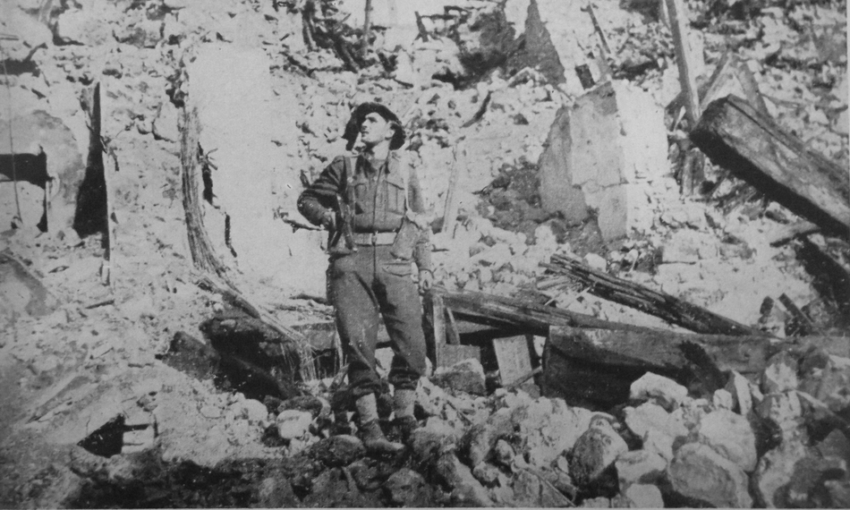 New Zealand soldier, ruins of Cassino town, 1944 