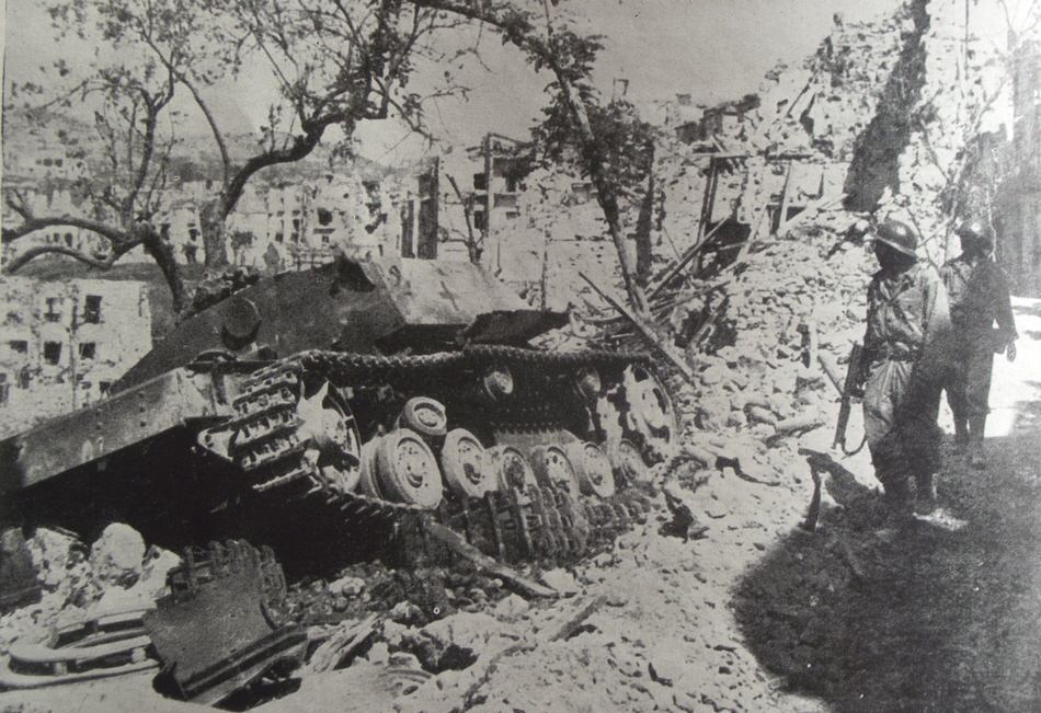 Damaged StuG III, Cassino Front 