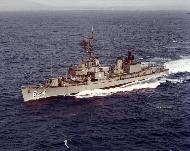 USS Basilone (DD-824) off Oahu, February 1966