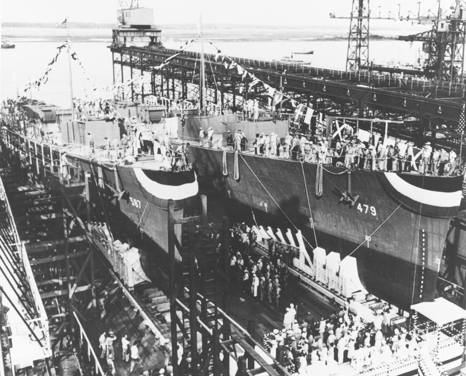 USS Bell (DD-587) being launched, Charleston Navy Yard, 24 June 1942. 