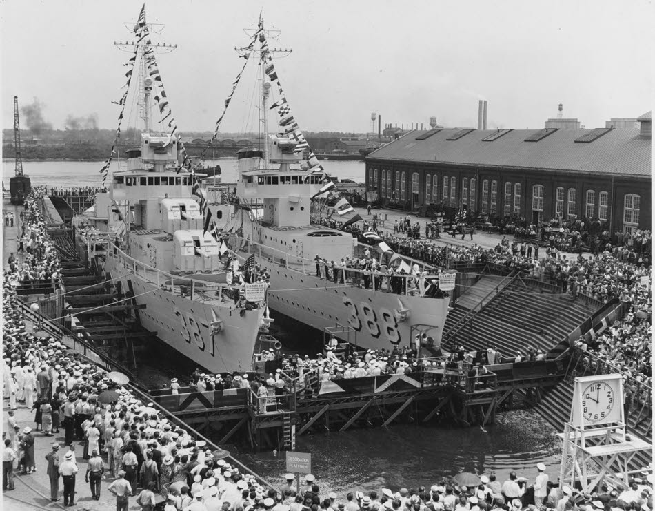 Christening of USS Blue (DD-387) and USS Helm (DD-388) 