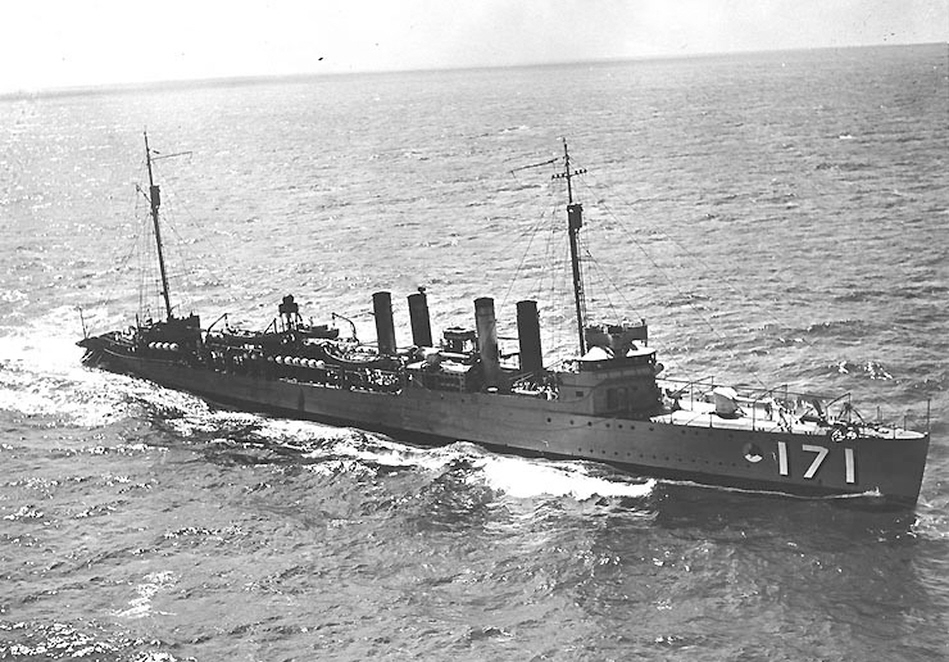 USS Burns (DM-11) with mines on deck, 1922-24 