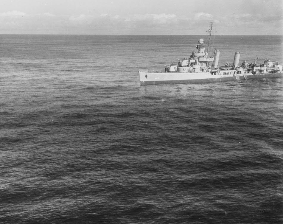 USS Corry (DD-463) rescuing survivors from U-801 