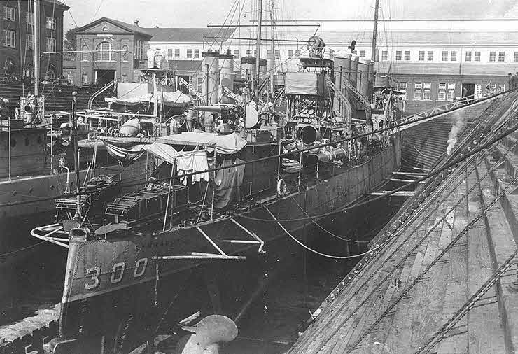 USS Farragut (DD-300) in Dry Dock, 1925 