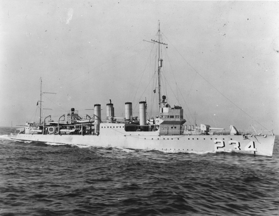 USS Fox (DD-234) underway in the 1920s or 1930s 