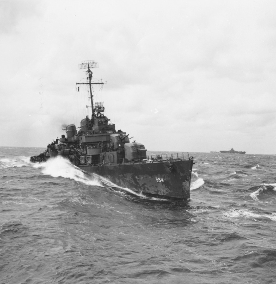 USS Franks (DD-544) in the Pacific, 4 May 1945 