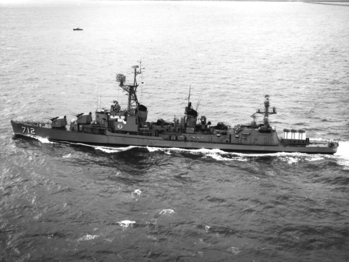 USS Gyatt (DD-712), Hampton Roads, 1966 