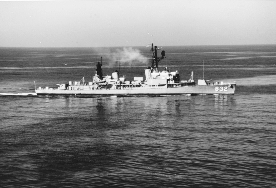 USS Herbert J Thomas (DD-883) in the Pacific, 1971 