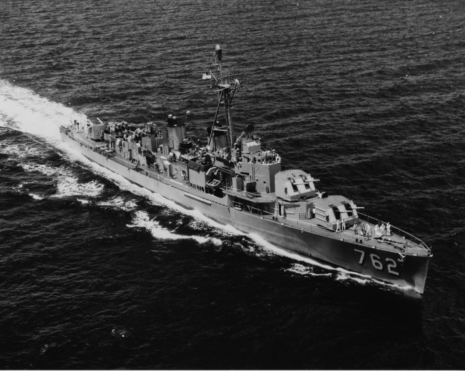 USS Henley (DD-762) entering Pearl Harbor, 1954 