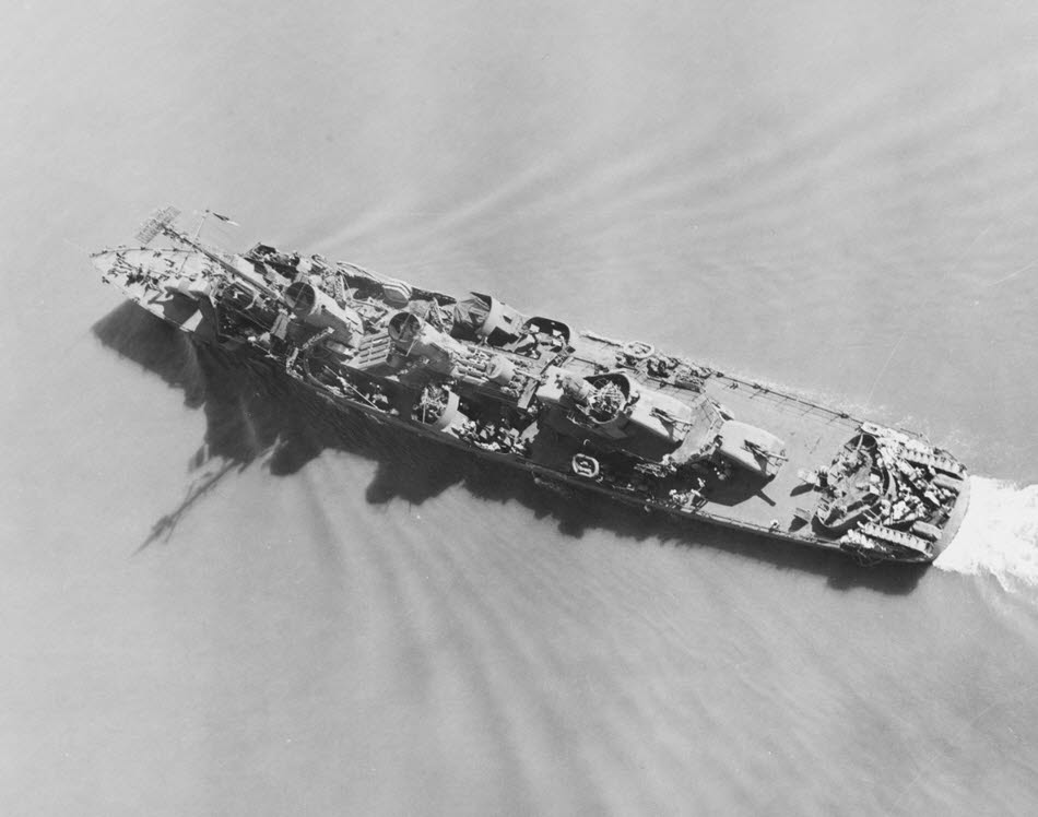 USS Hoel (DD-533) from above, San Francisco, 1943 