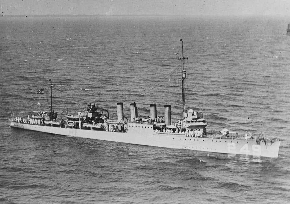 USS Hopkins (DD-249) at Sea 