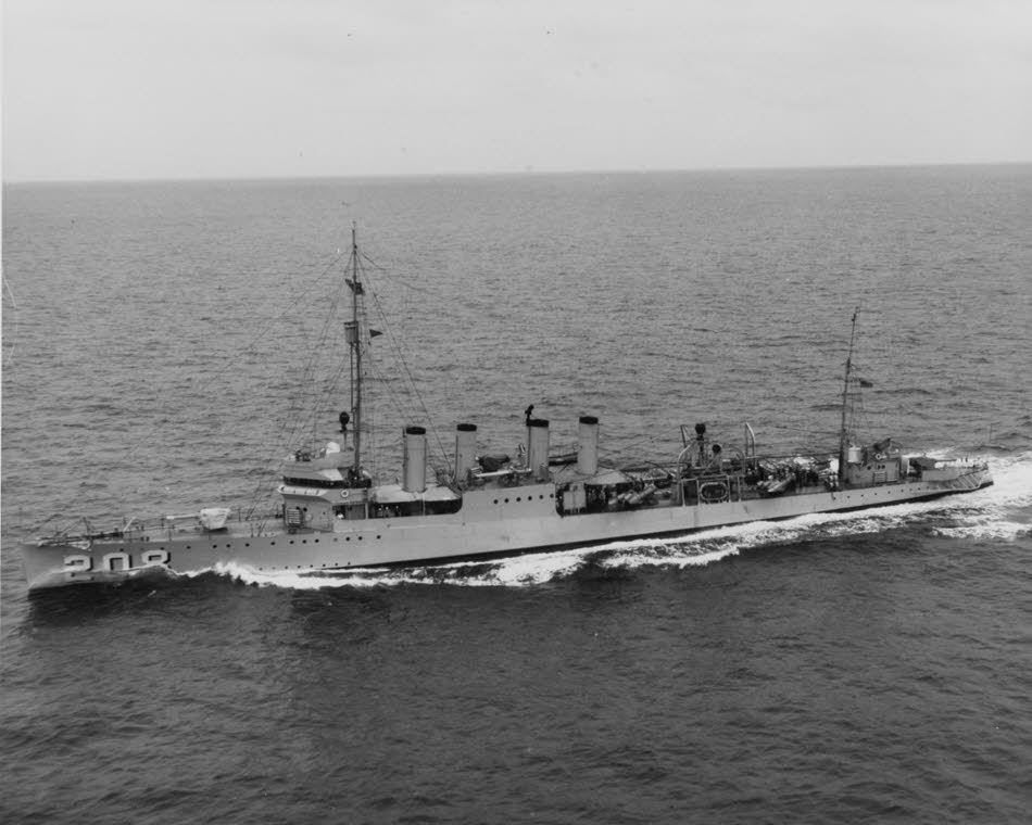USS Hovey (DD-208) at Sea, 1 September 1932 