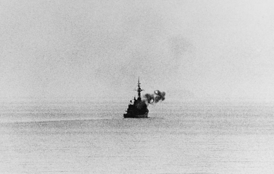 USS Keppler (DD-765) firing on North Vietnam, March 1969