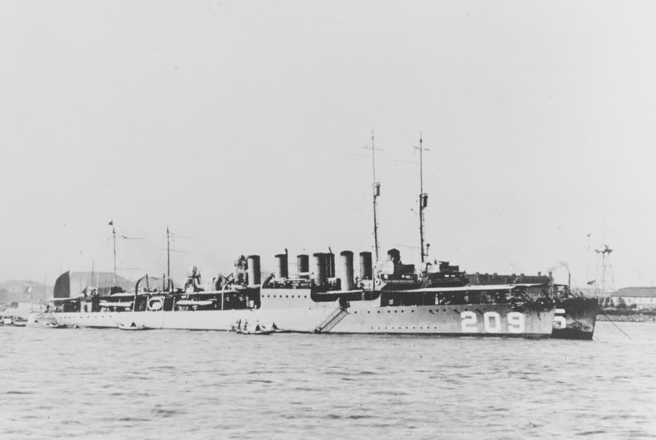 USS Long (DD-209) with the Asiatic Fleet, 1920s 