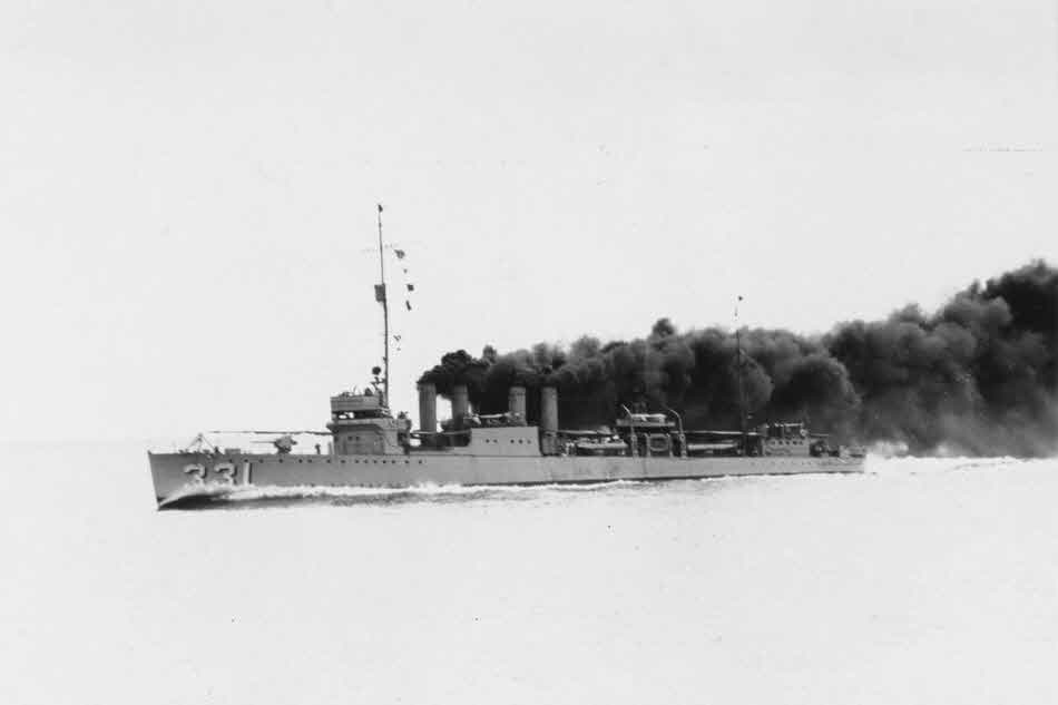 USS MacDonough (DD-331) making smoke 