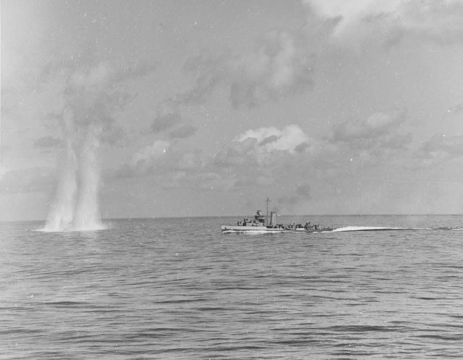 USS Mayrant (DD-402) under fire, Casablanca 