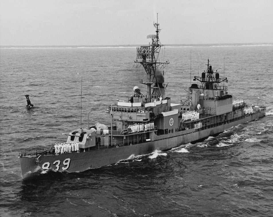 USS Power (DD-839) off Florida, 1966 