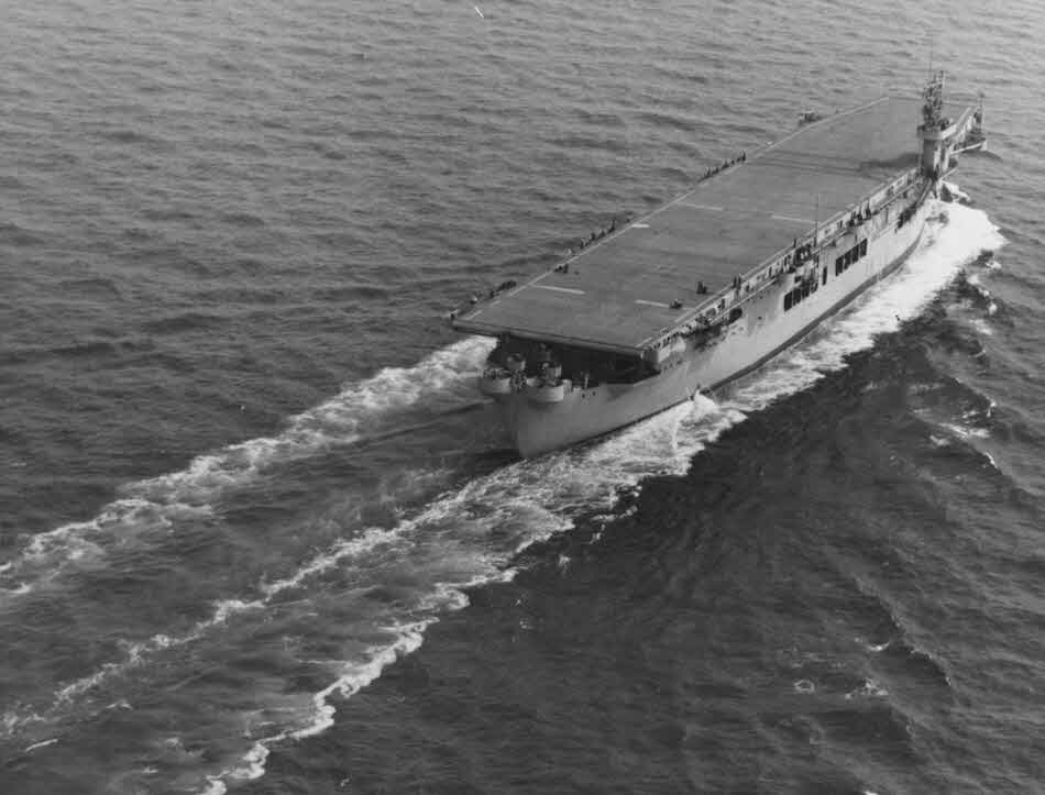 USS Sangamon (CVE-26) in Chesapeake Bay 