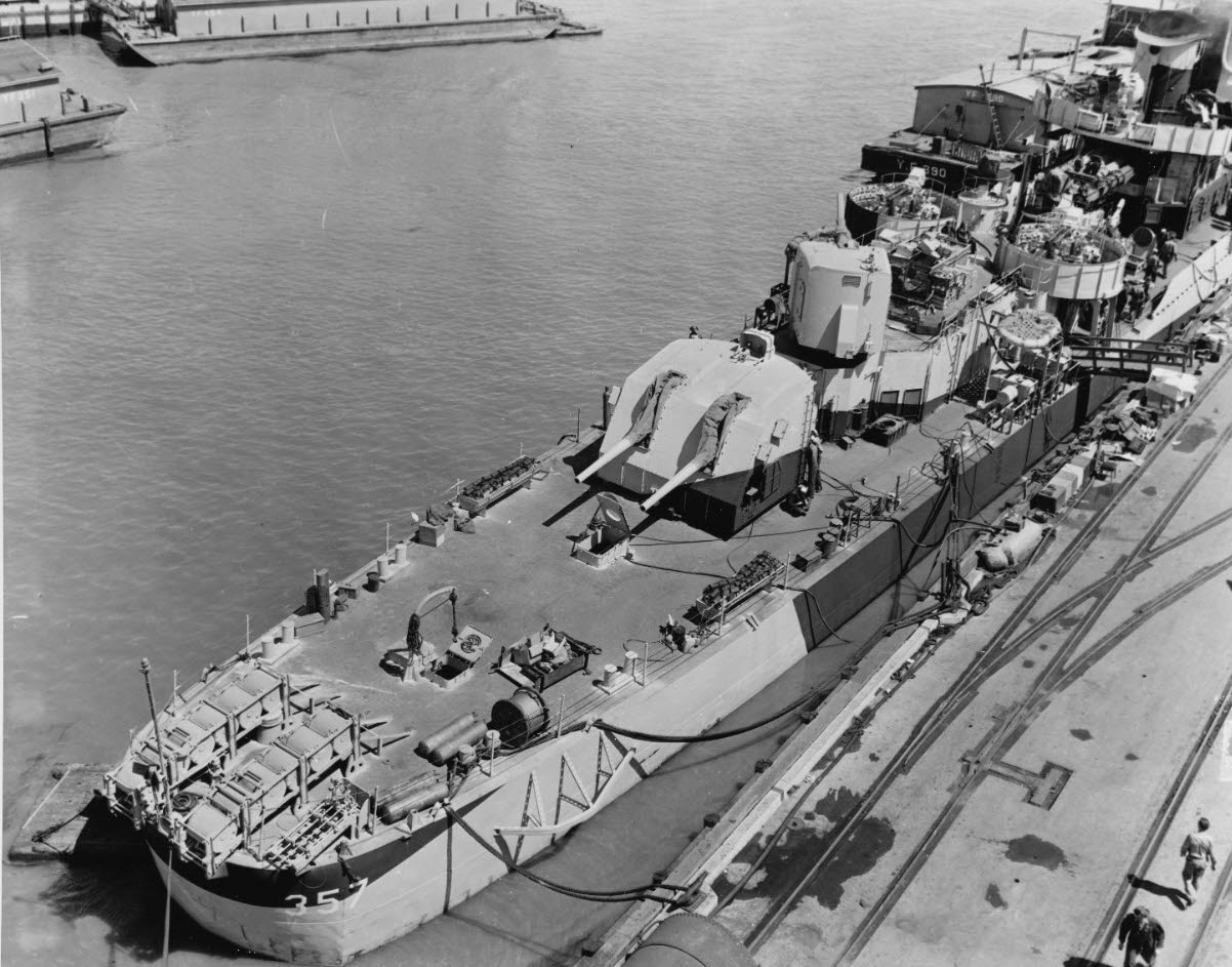 USS Selfridge (DD-357) from above, 1944 