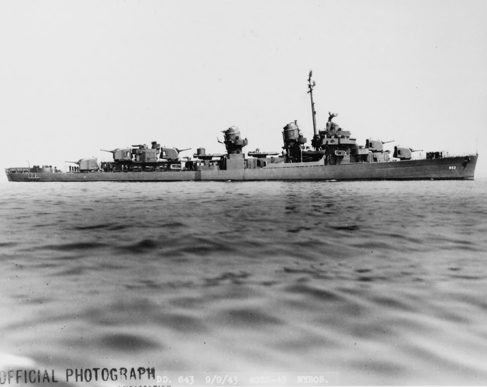 USS Sigourney (DD-643) off Boston, 1943 