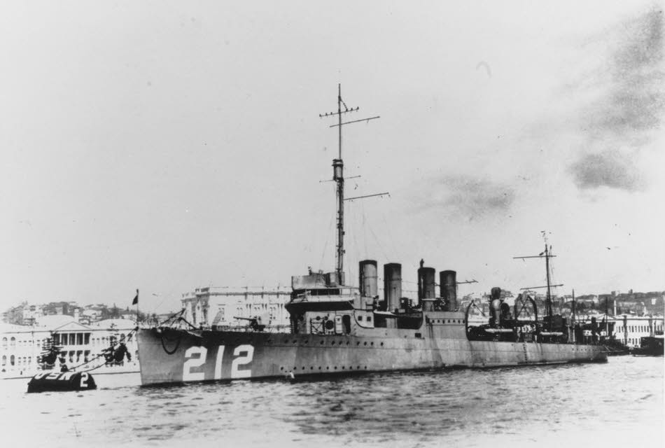 USS Smith Thompson (DD-212) at Constantinople, c.1920-21 