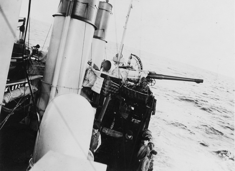 Port 4in/50 gun on USS Stockton (DD-73) 