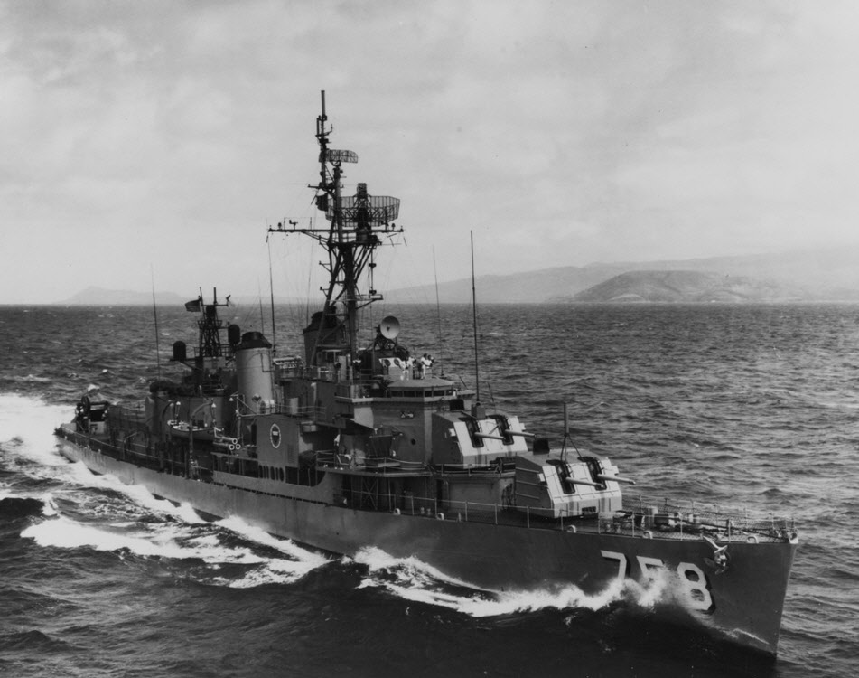 USS Strong (DD-758) off Oahu, 1968 