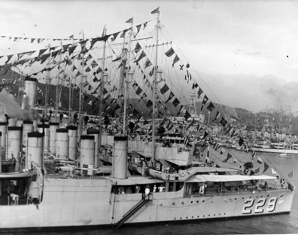 USS Truxton (DD-229) at Babloa, 1934 