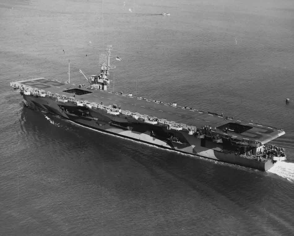 USS Wake Island (CVE-65) at Hampton Roads (1)