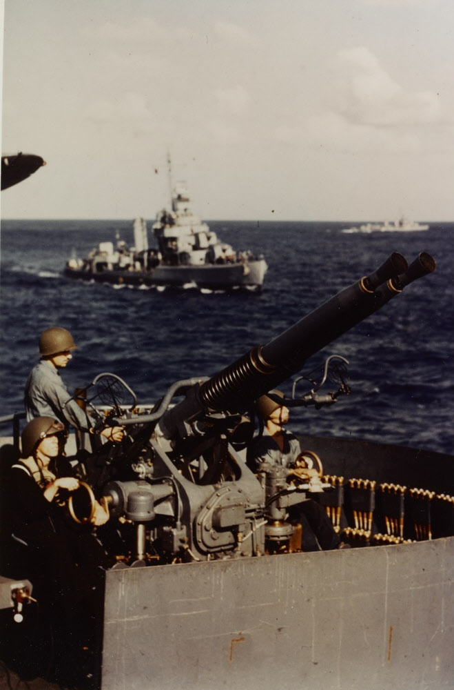 Twin 40mm guns, USS Yorktown (CV-10) 
