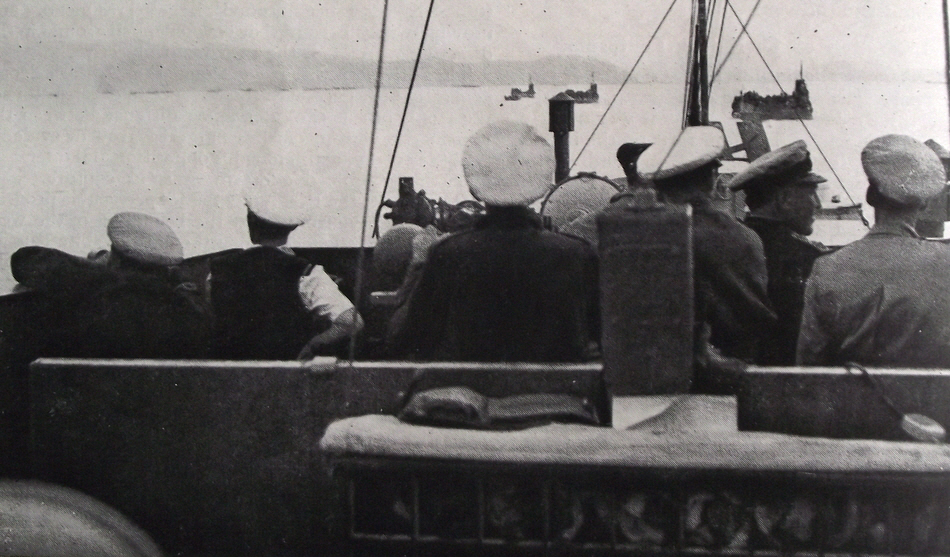 Rear-Admiral Thomas Hope Troubridge watchs invasion of Elba 