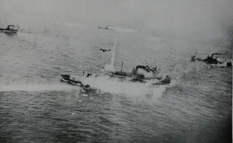 Beaufighters attack convoy off Norway, 1944 