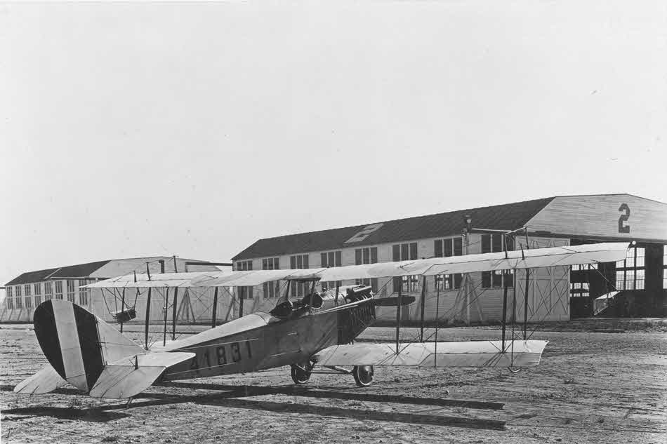 Curtiss JN-6HB from the right 