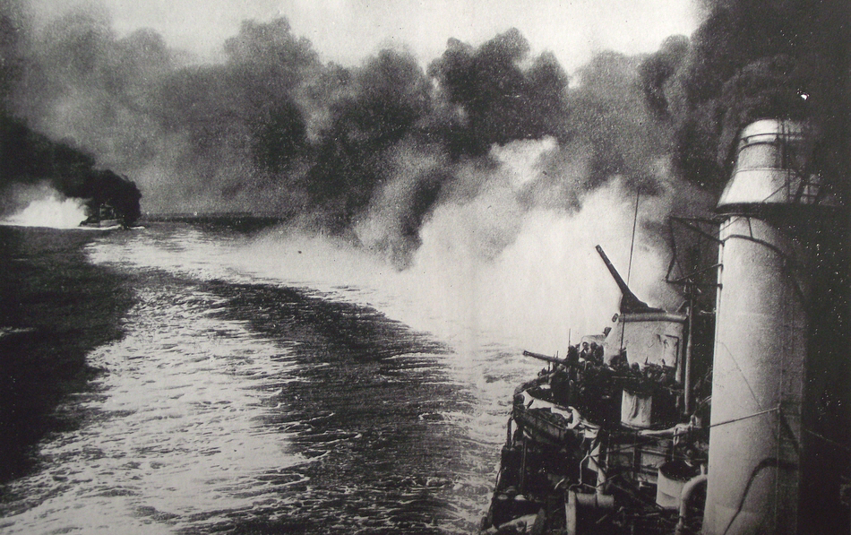 Destroyers make Smoke Screen, Fourth battle of Cassino 