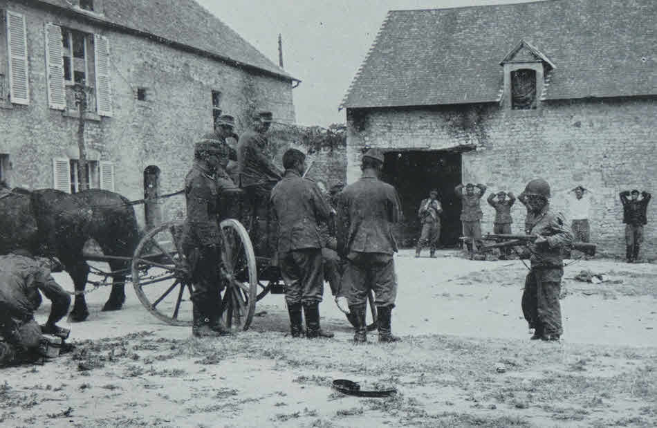 German POWs captured in Normandy 