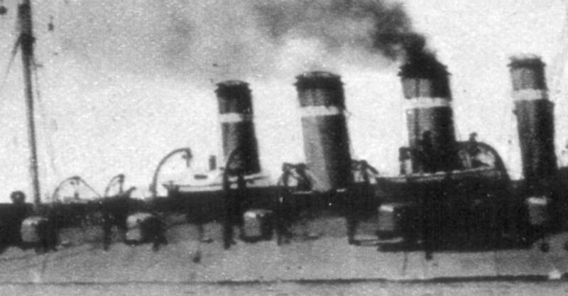 HMS Glasgow - the side guns 