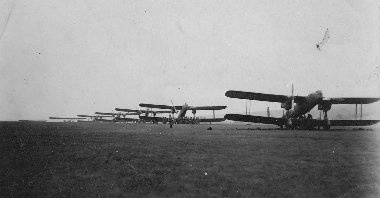 Squadron of Handley Page Heyford bombers 