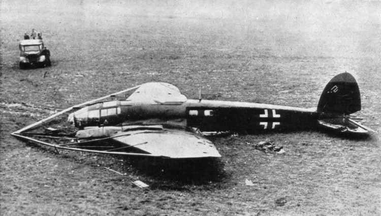 Heinkel He 111 H-8 cable cutter: side view