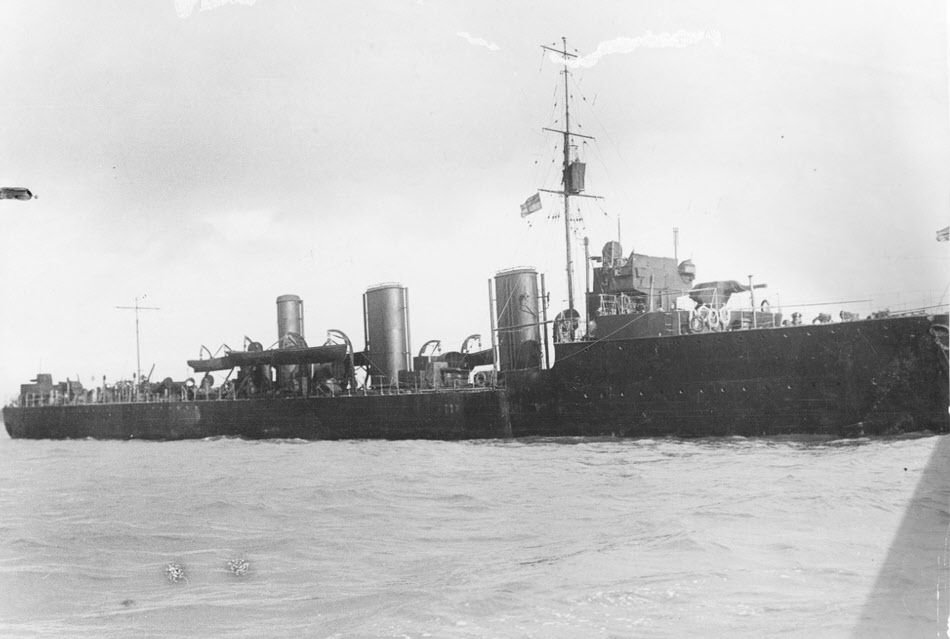 HMS Basilisk in 1910 