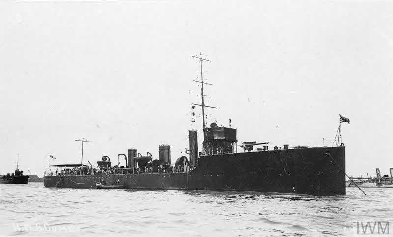 HMS Comet from the right 