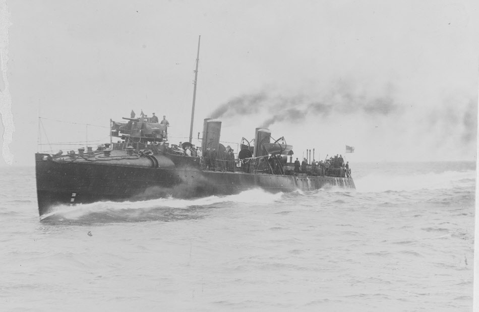 HMS Fame from the left 