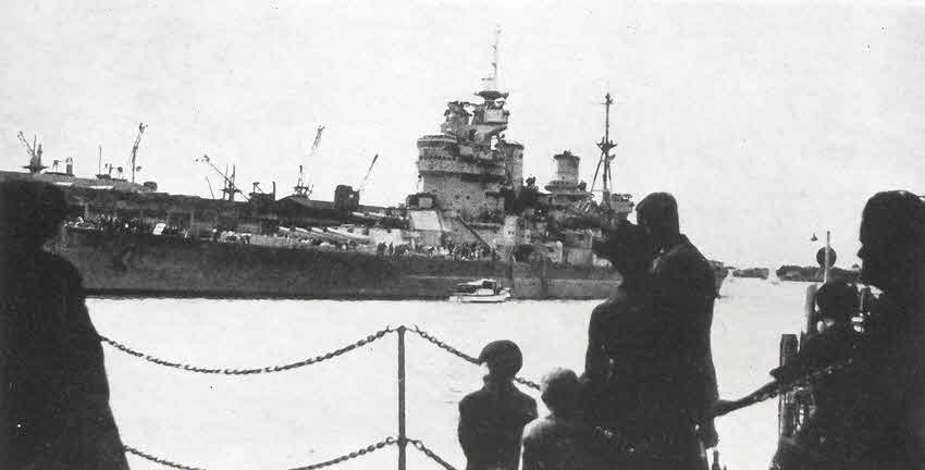 HMS Howe at Auckland 